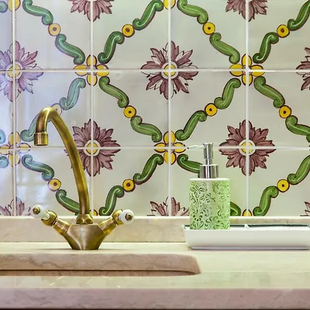 Downtown Vintage Pombalino Apartment